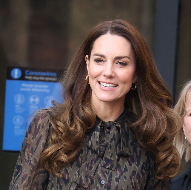 Duchess of Cambridge wears olive green dress to meet charity