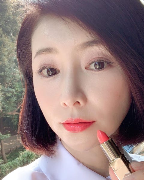 日本第一美魔女水谷雅子 52歲逆天美肌靠 30元刮痧 日本第一美魔女水谷雅子 52歲逆天美肌靠 30元刮痧