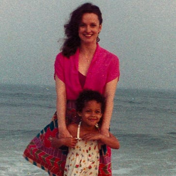 alicia keys and her mom at the beach