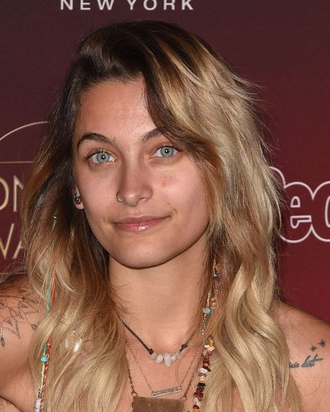7 celebrities walked the red carpet completely makeup free