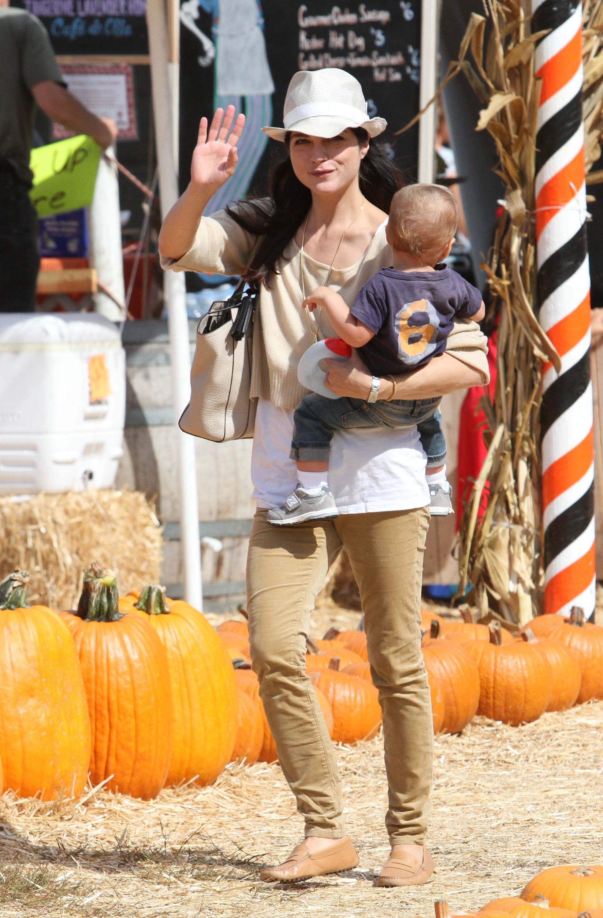 celebrities with pumpkins halloween