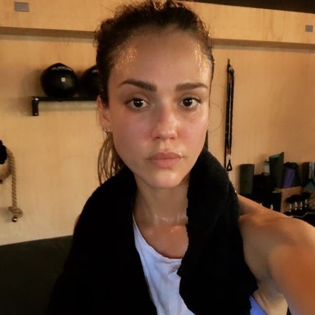 celebs post workout without makeup jessica alba