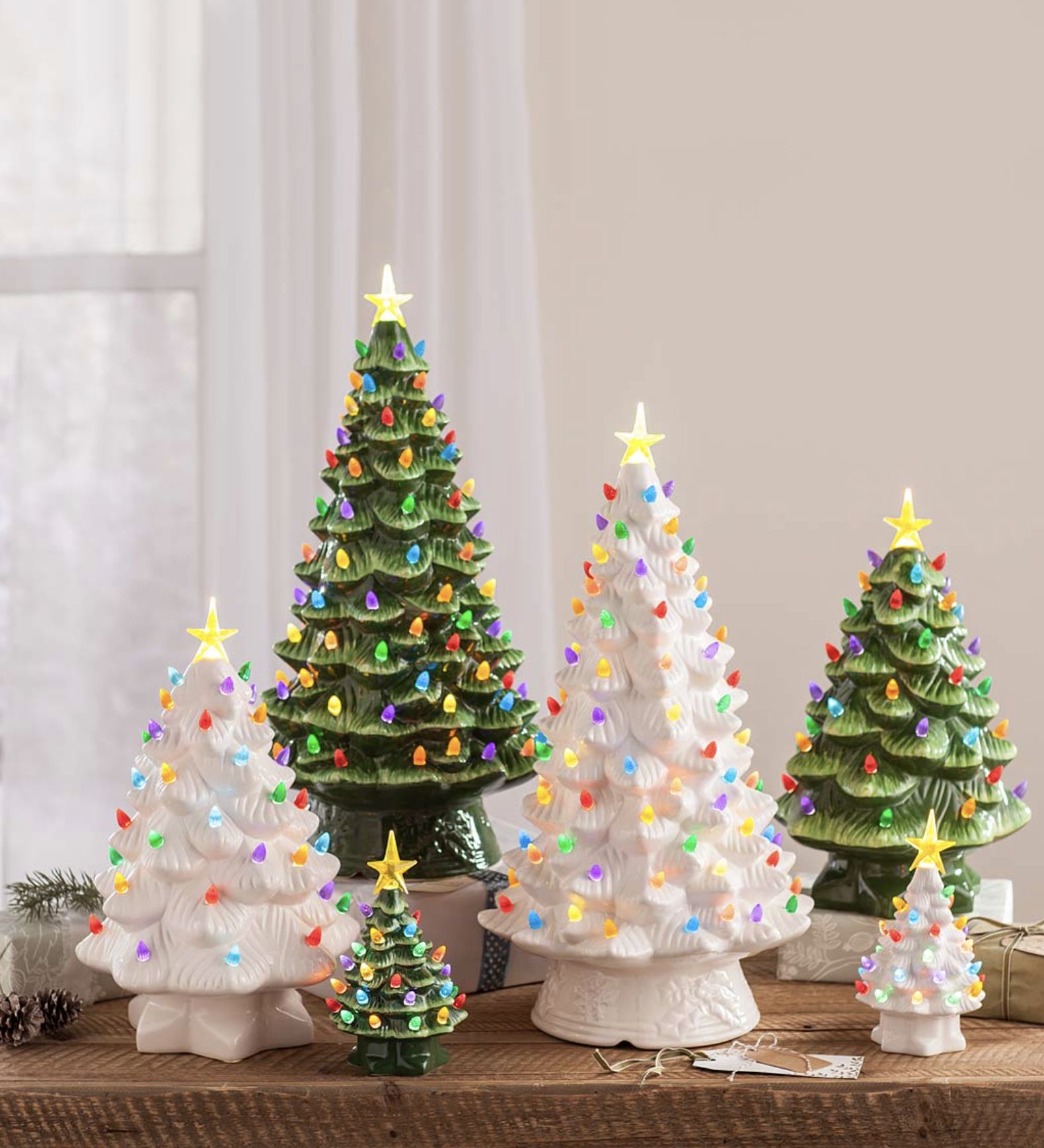 Nostalgic HOLIDAY PEAK Battery-Operated Vintage-Style Ceramic Christmas Tree 