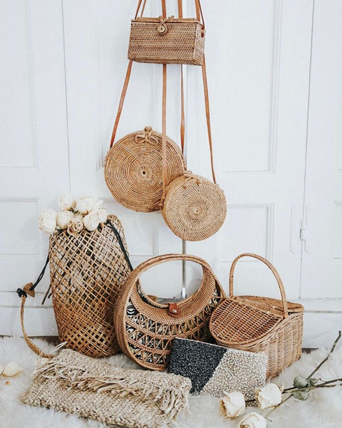cestas de mimbre estilo Jane Birkin, la última tendencia de decoración
