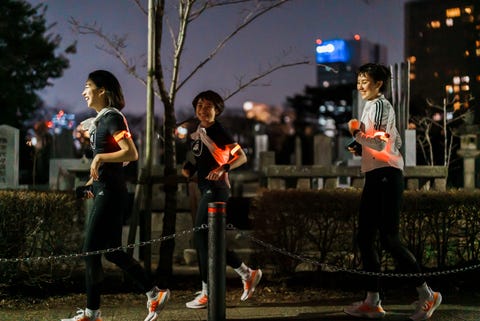 夜道を走るのが怖いと感じる女性ランナーに向けたナイトランとは 夜道を走るのが怖いと感じる女性ランナーに向けたナイトランとは