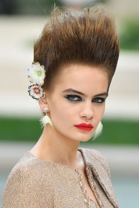 Chanel Couture Cements The Return Of Bold Make Up Chanel Couture Spring Summer 19