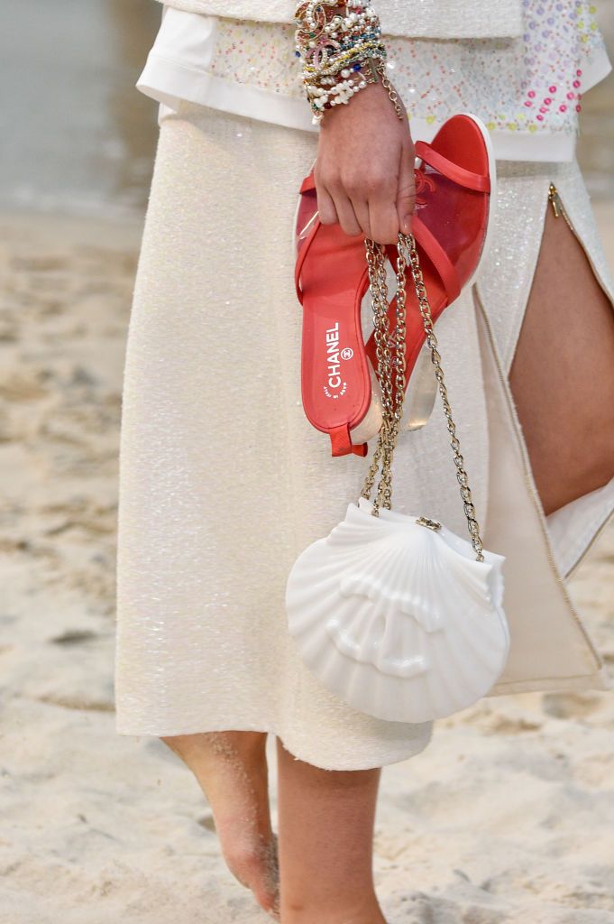 chanel shell purse