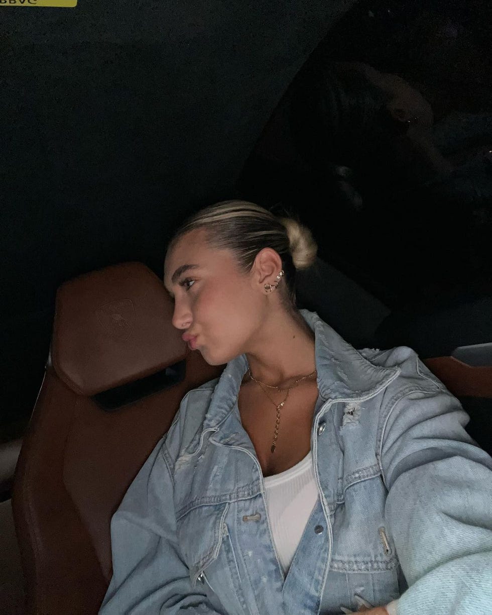 1 - Se Chanel Totti sceglie lo chignon da ballerina