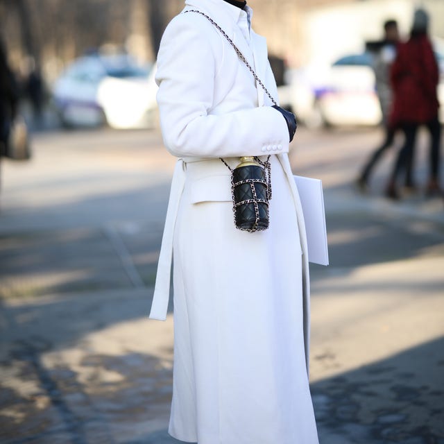 Chanel waterfles tijdens Paris Fashion Week Chanel waterfles tijdens Paris Fashion Week.