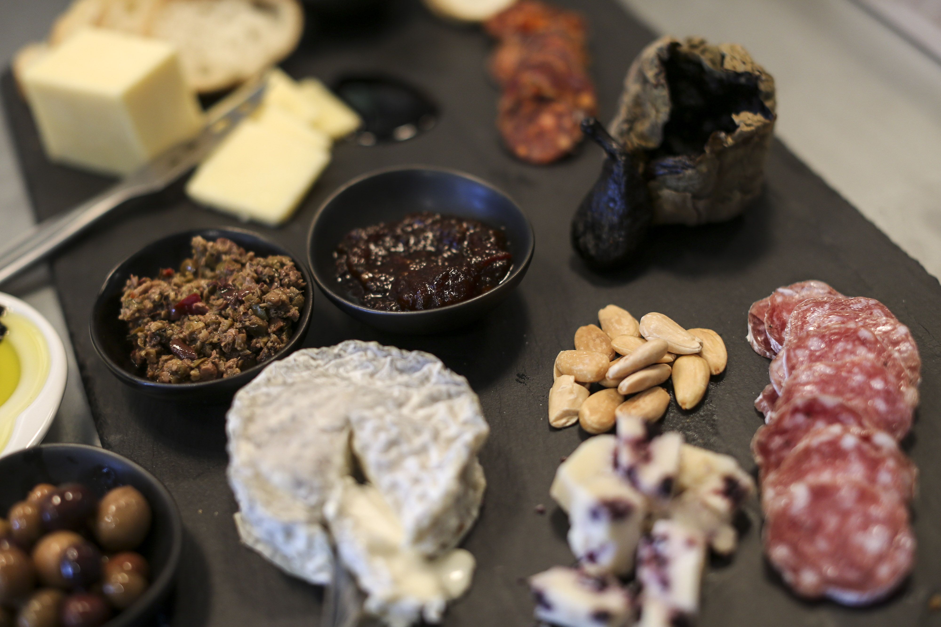 A Woman Shared Her Tinder Rejection Over A Charcuterie Board