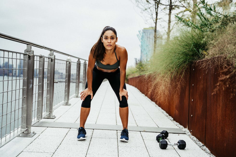 soulcycle-trainer-demonstrates-full-body-butt-workout-exercise