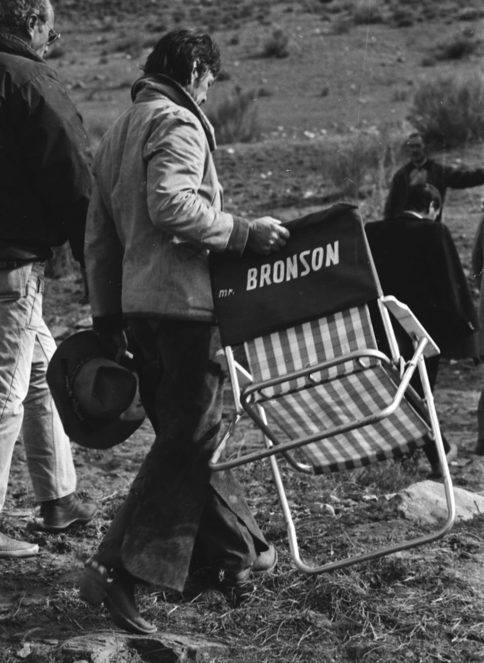 IMAGENES DE CINE Charles-bronson-during-the-filming-of-the-movie-wild-horses-news-photo-1635674101