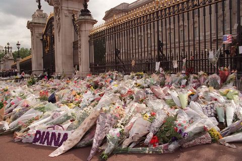 Londres, Royaume-Uni, 1er septembre, Un hommage à Diana, princesse de Galles devant le palais de Buckingham, photo de Tim Graham Picture Library via Getty Images