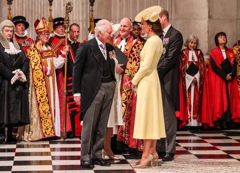 london, england   june 03 prince william, duke of cambridge, and catherine, duchess of cambridge talk with prince charles, prince of wales and camilla, duchess of cornwall after arriving at st pauls cathedral for the service of thanksgiving for the queen on june 3, 2022 in london, england the platinum jubilee of elizabeth ii is being celebrated from june 2 to june 5, 2022, in the uk and commonwealth to mark the 70th anniversary of the accession of queen elizabeth ii on 6 february 1952 photo by richard pohle   wpa poolgetty images