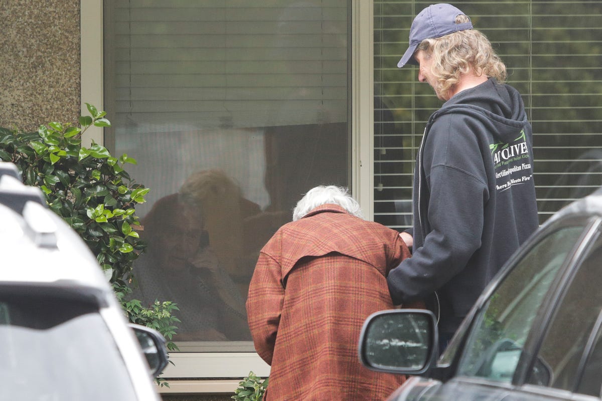 Elderly Washington Couple Separated by Coronavirus Quarantine