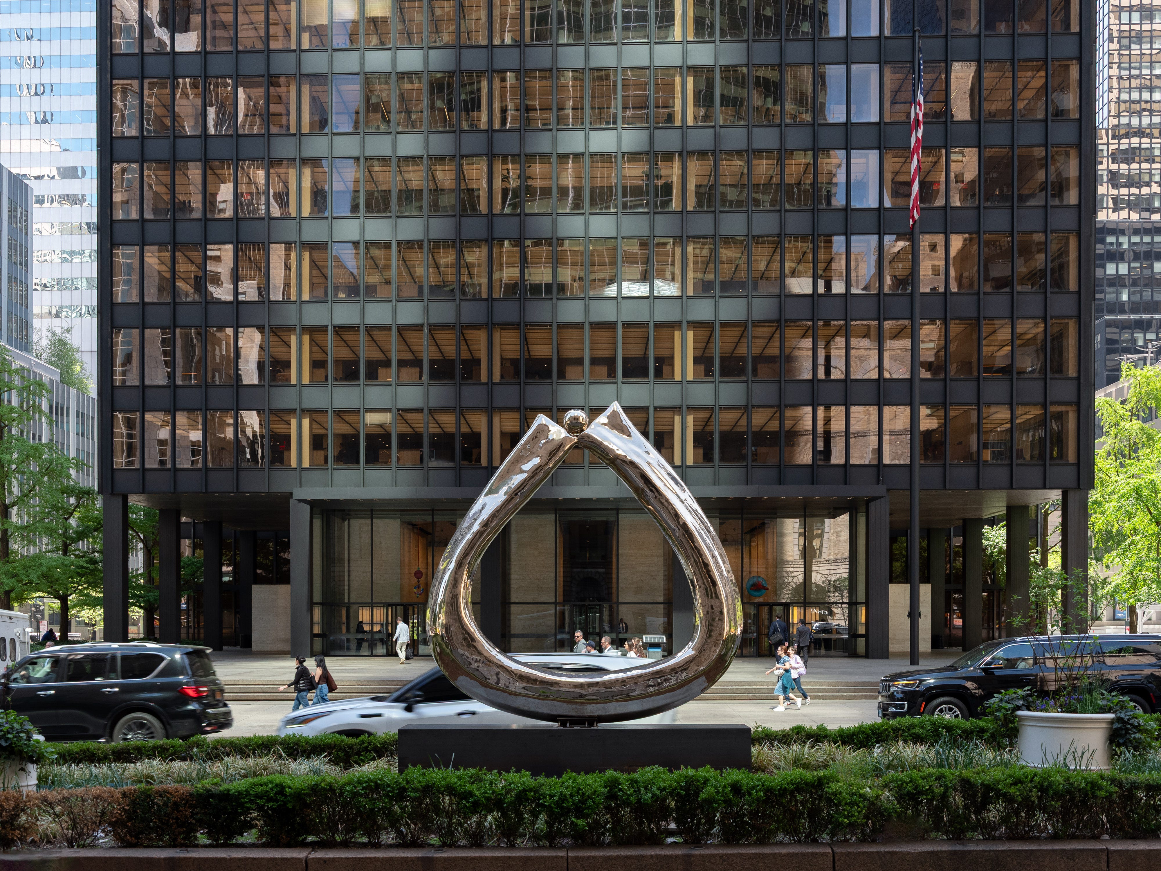 This Season, Bronze Statues Grow Among Park Avenue's Tulips