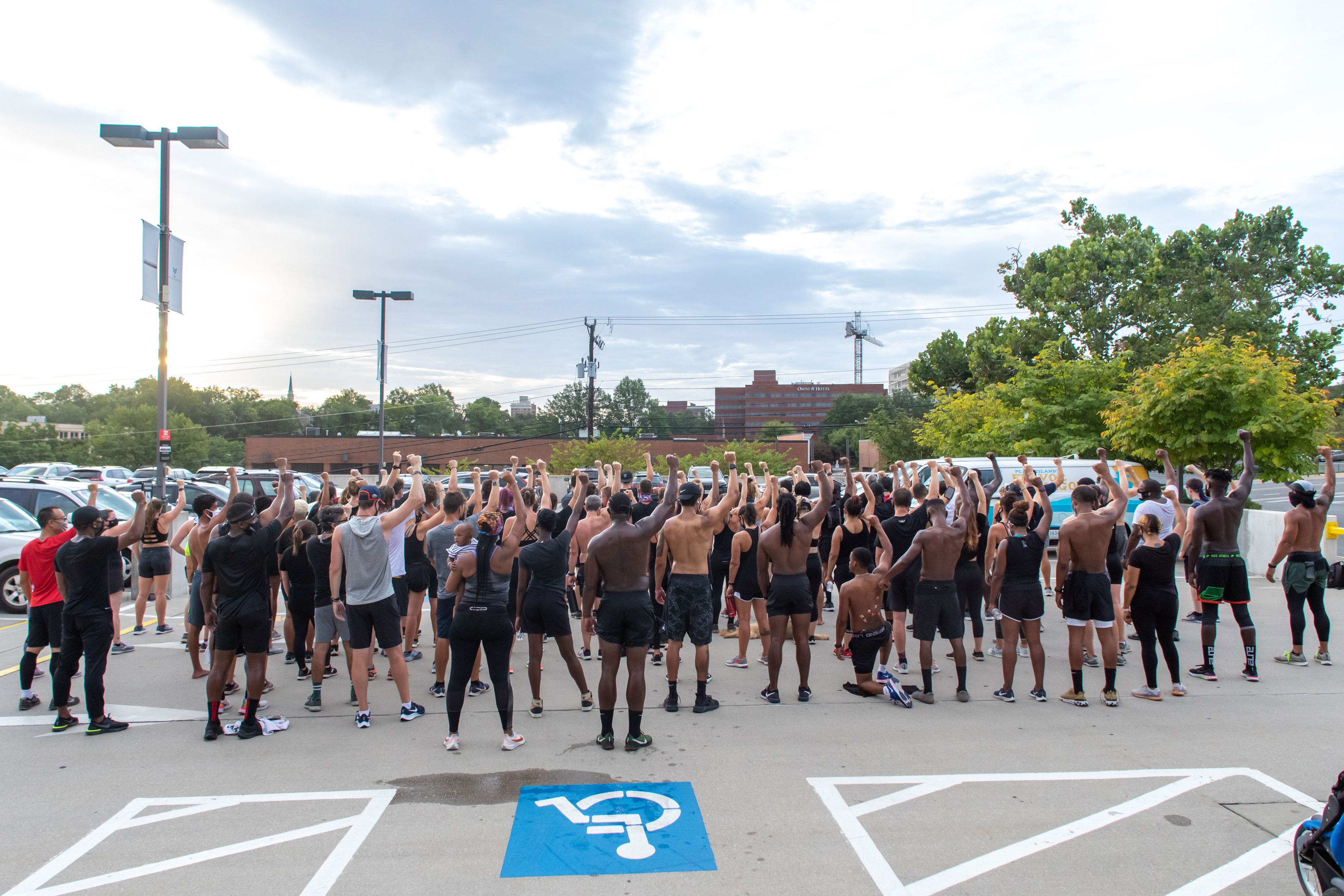 How This Running Group Is Cultivating a Diverse, Inclusive, and Motivational Community