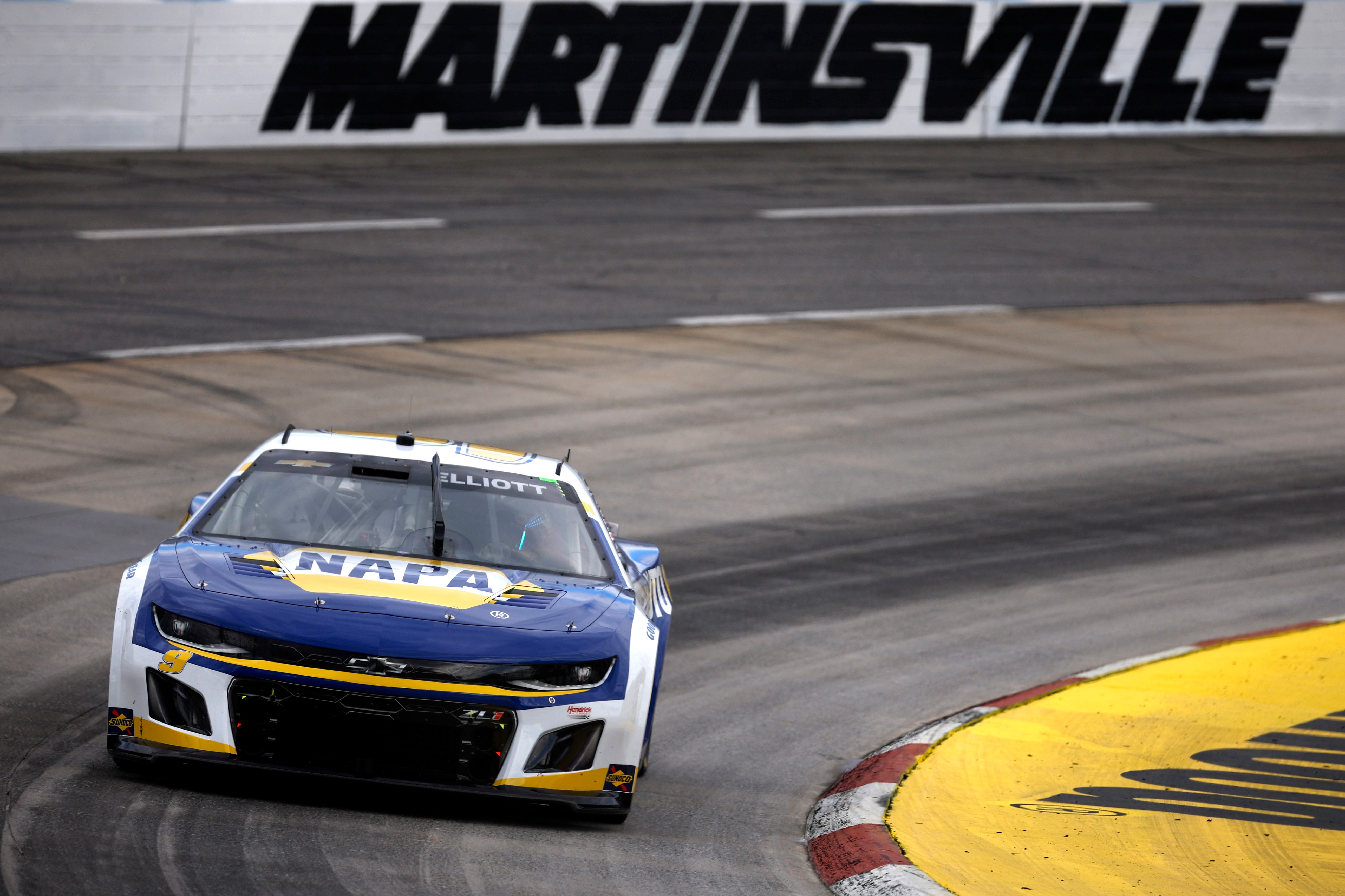 NASCAR Martinsville Notebook: Elliott Exhausted, Hamlin Sad, Gibbs Streak Ends