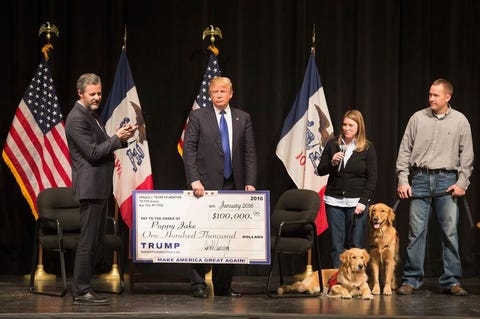 Republican Presidential Candidate Donald Trump Campaigns In Eastern Iowa