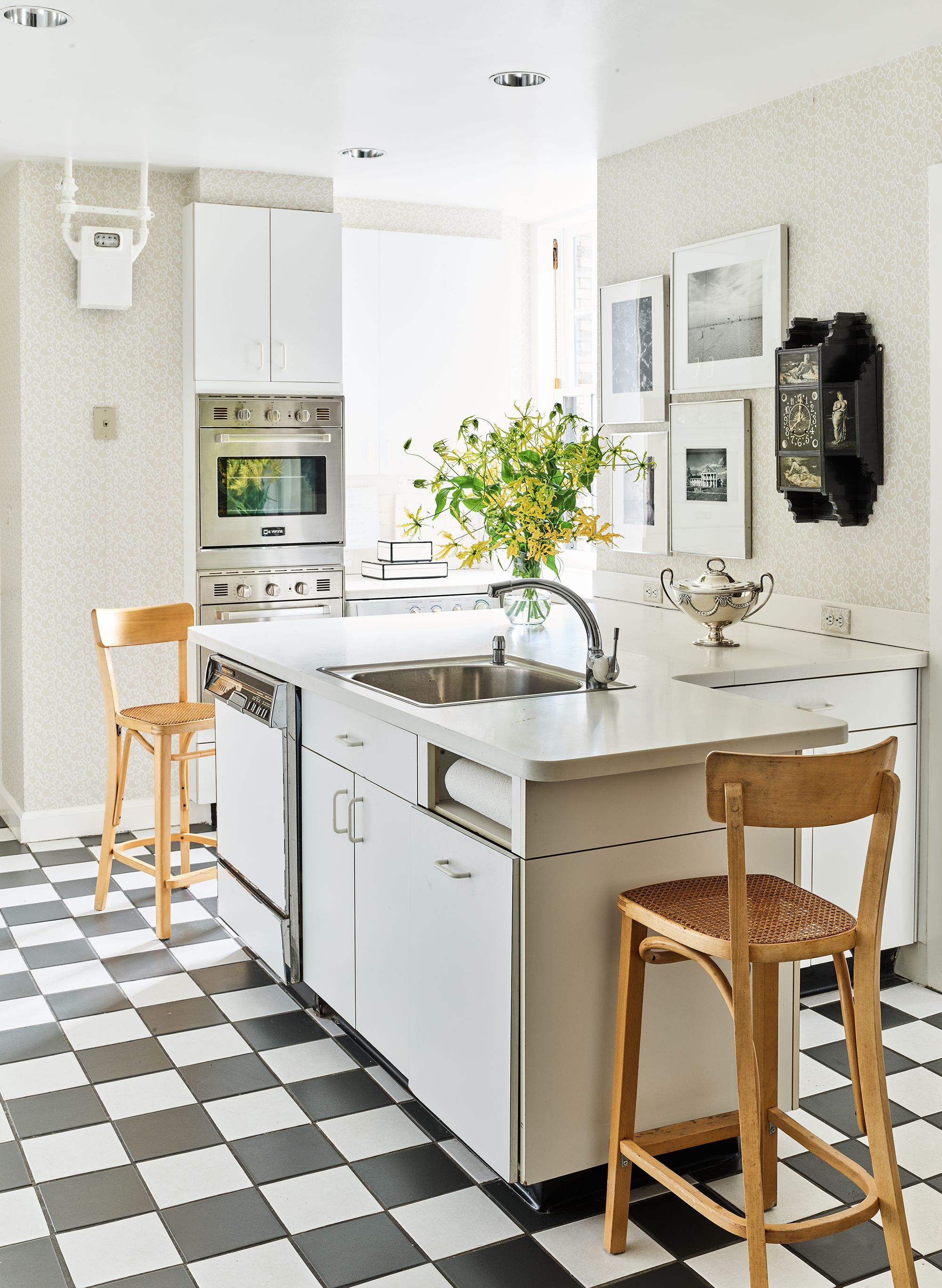 Easy Diy Faux Tile Project Black And White Checkerboard Floors