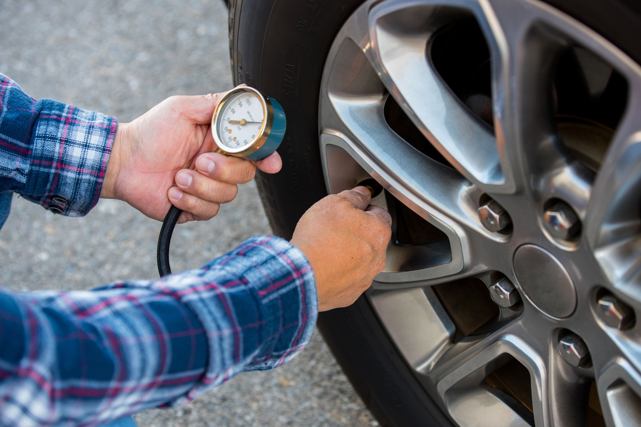 tire pressure gauge and pump