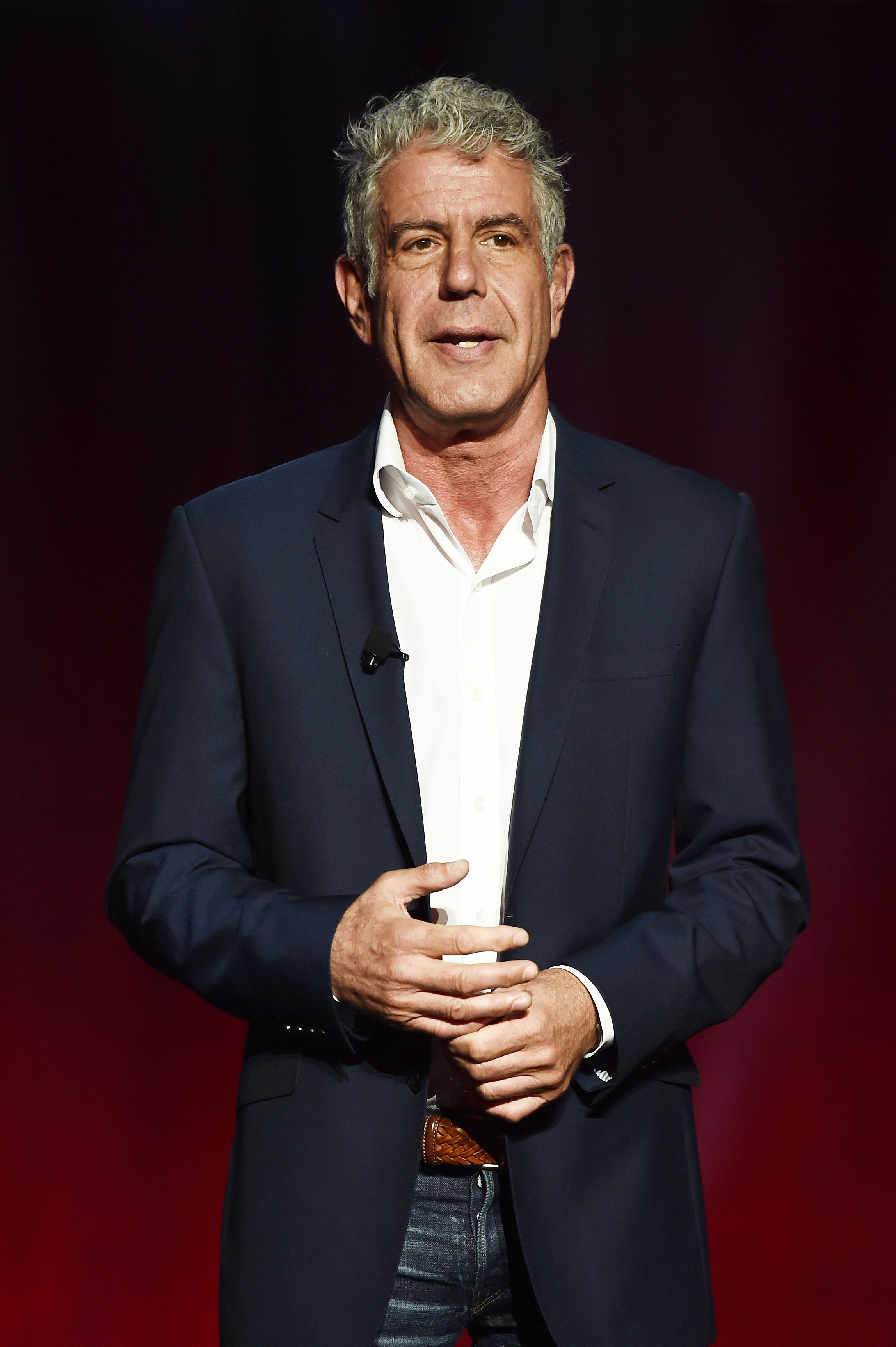 https://hips.hearstapps.com/hmg-prod.s3.amazonaws.com/images/chef-anthony-bourdain-speaks-on-stage-during-the-turner-news-photo-1589330473.jpg