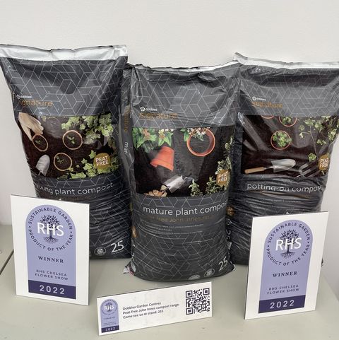 chelsea flower show 2022 sustainable garden product of the year, peat free john innes compost range by dobbies garden centres