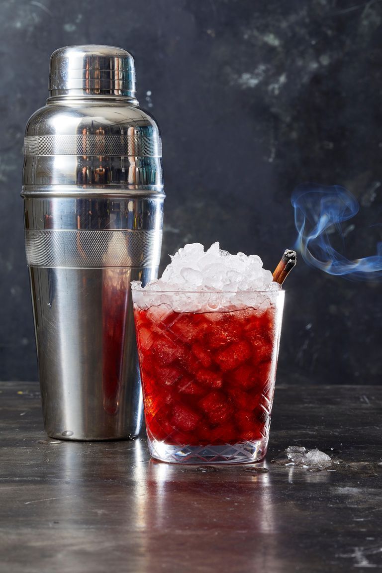 21 Best New Year's Eve Drinks - Easy NYE Cocktail Recipes & Ideas 21 Best New Year's Eve Drinks - Easy NYE Cocktail Recipes & Ideas