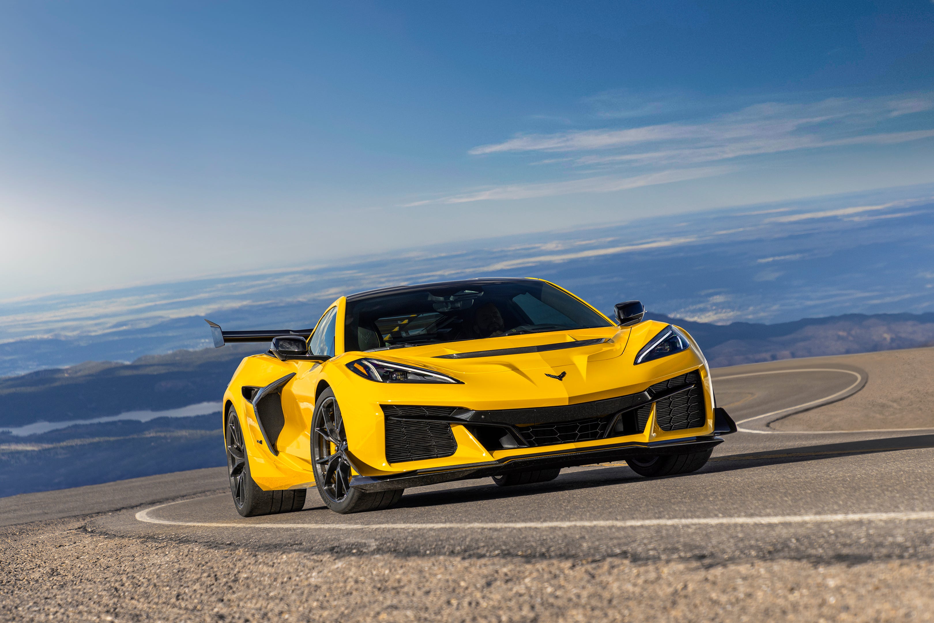 2025 Chevrolet Corvette ZR1 Is a 1,064-HP Monster