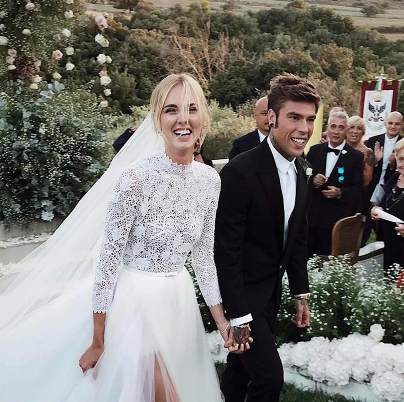 Chiara Ferragni comparte en Instagram su reacción al probarse por vez su vestido de novia de Dior - Chiara Ferragni lloró al verse vestido de por primera vez