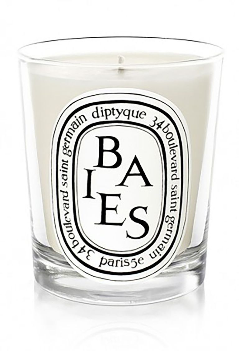 Diptyque Baies candle as seen in Reese's bedroom in Home Again. Come get ideas to Steal this Look: Laid Back Cali Slightly Boho Chic in HOME AGAIN With Reese Witherspoon. 