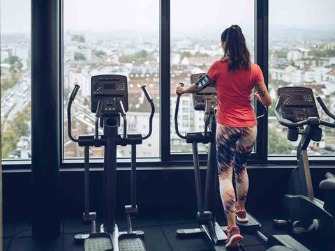 Mujer en el gym