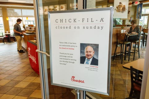 Chick-fil-A closed on Sunday sign.