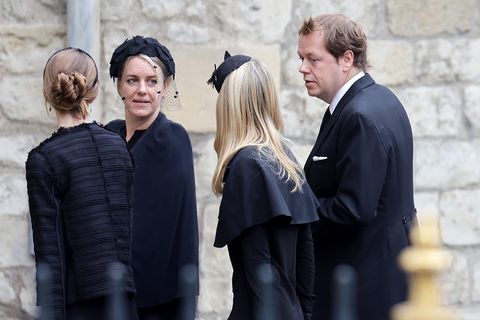 Los hijos de la duquesa Camilla hacen una rara aparición en el funeral de la reina