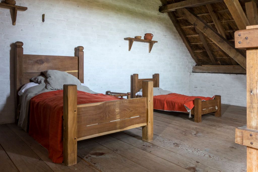 kids timber bed