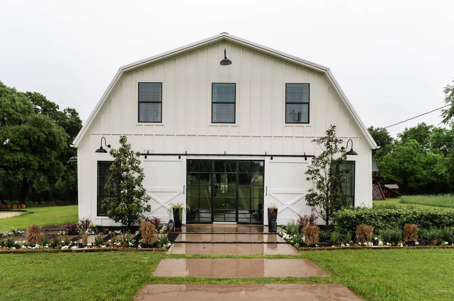 13 'Fixer Upper' That Are Available To Rent On Vrbo & Airbnb