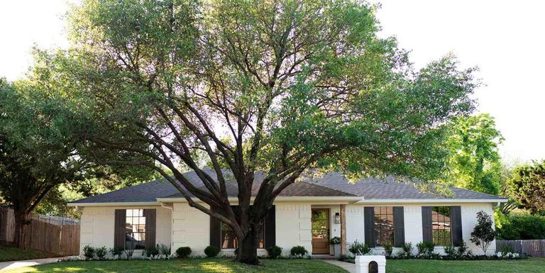 Chip and Joanna Gaines Flip Home  for Sale Magnolia 