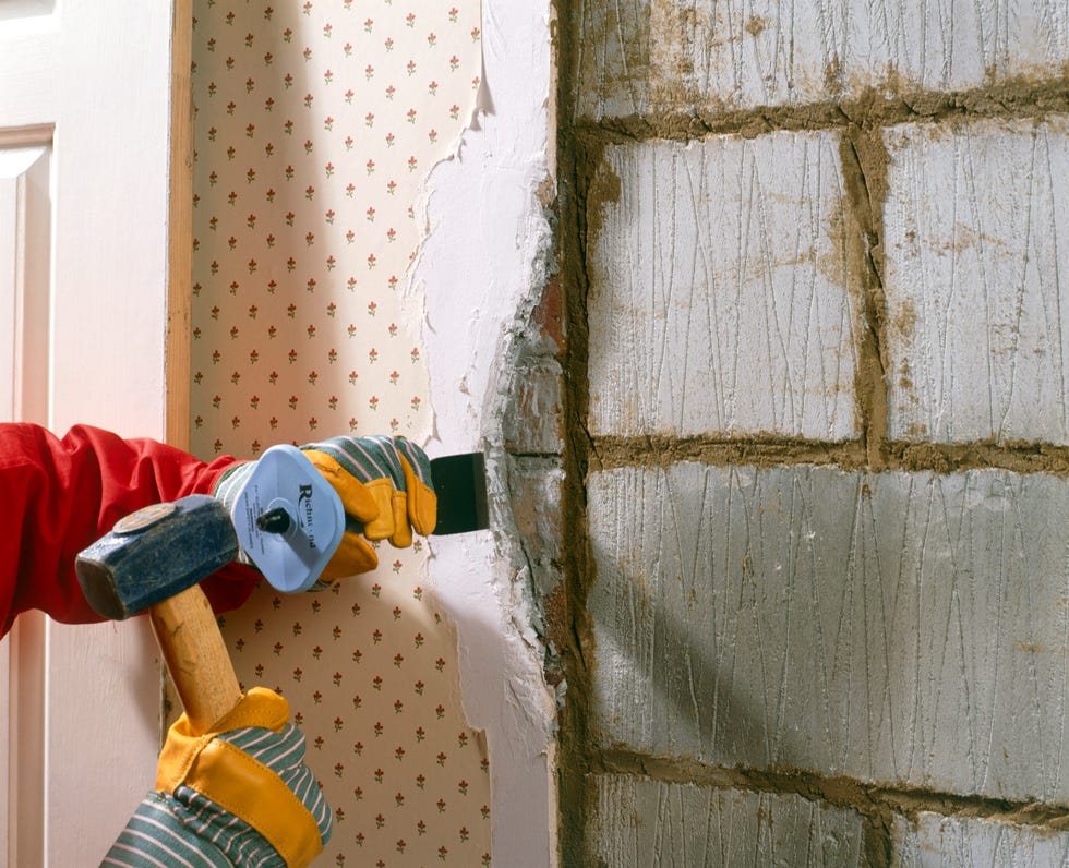 7-easy-tricks-for-removing-old-wallpaper-from-plaster