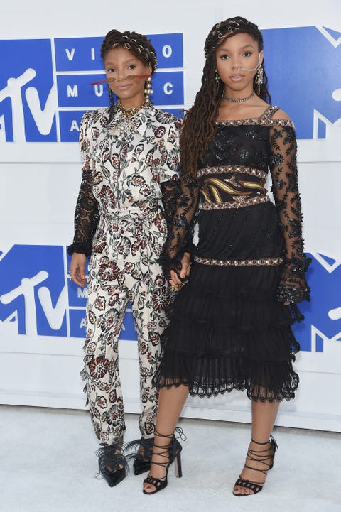 See Chlöe and Halle Bailey's 2021 VMAs Red Carpet Fashion Looks in Pictures