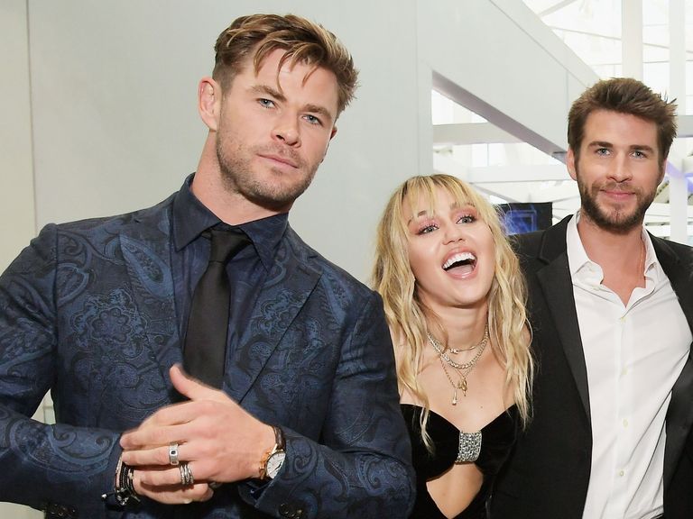 praktijk Haarvaten Rentmeester Chris Hemsworth is blij dat broertje Liam bij Miley Cyrus weg is