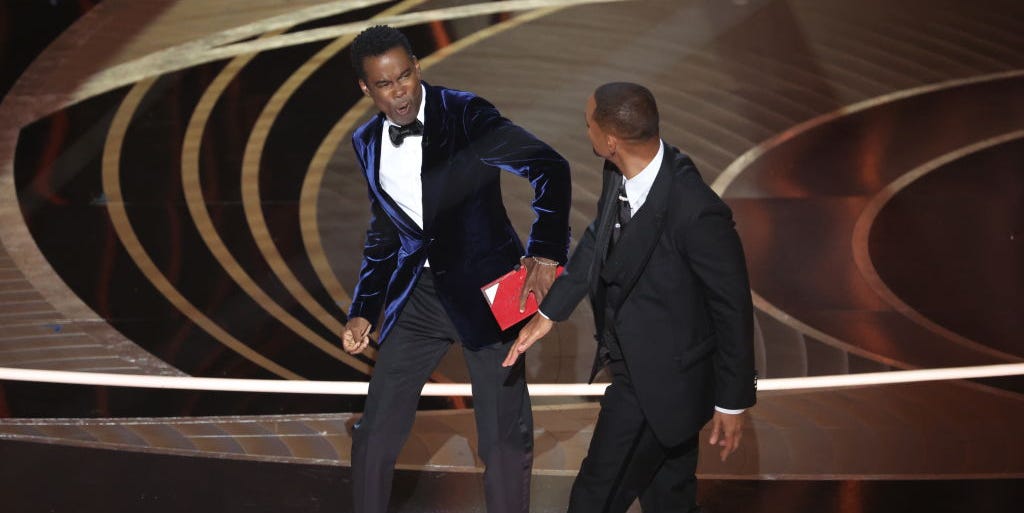 Un thérapeute décompose les récentes excuses de Will Smith à Chris Rock