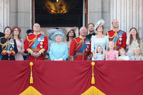 Royal Family Com E Il Lavoro Al Servizio Della Regina Elisabetta