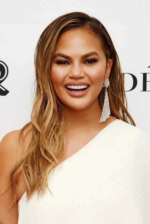 Chrissy Teigen Makeup - 2018 Glamour Women Of The Year Awards: Women Rise - Backstage Chrissy Teigen Makeup - 2018 Glamour Women Of The Year Awards: Women Rise - Backstage