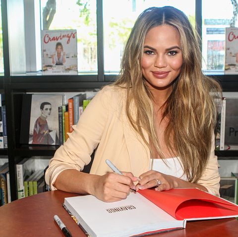chrissy teigen book signing at books books