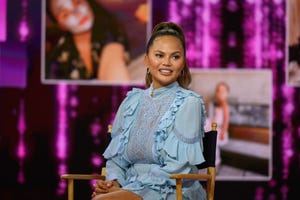 Chrissy Teigen se vuelve real sobre por qué está renunciando a la dieta para siempre 