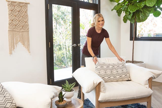 Christina El Moussa S Solo Tv Show Christina On The Coast Is Coming May 2019