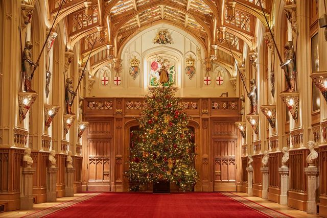 See Windsor Castle's 2020 Christmas Decorations & Tree, in ...