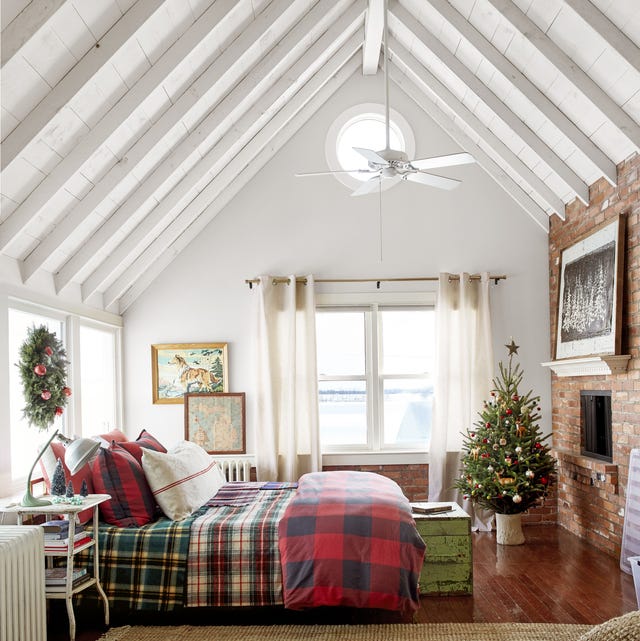 25 Best Christmas Bedroom Decor Ideas Holiday Bedroom