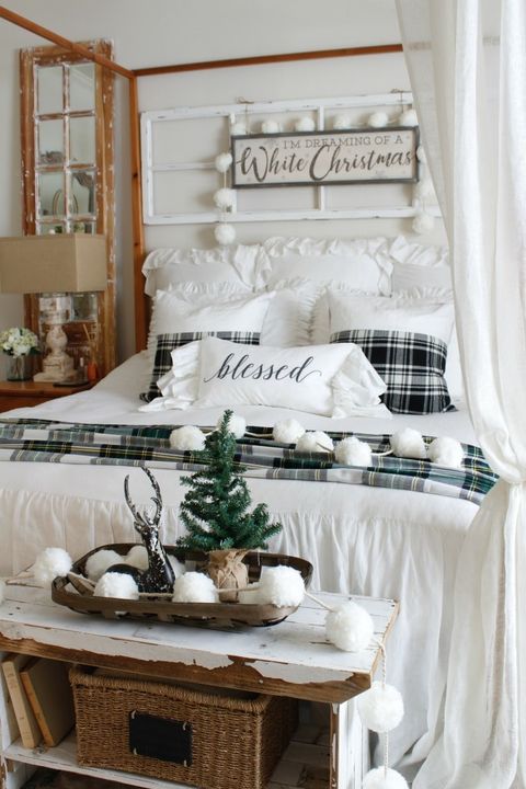 25 Best Christmas Bedroom Decor Ideas Holiday Bedroom