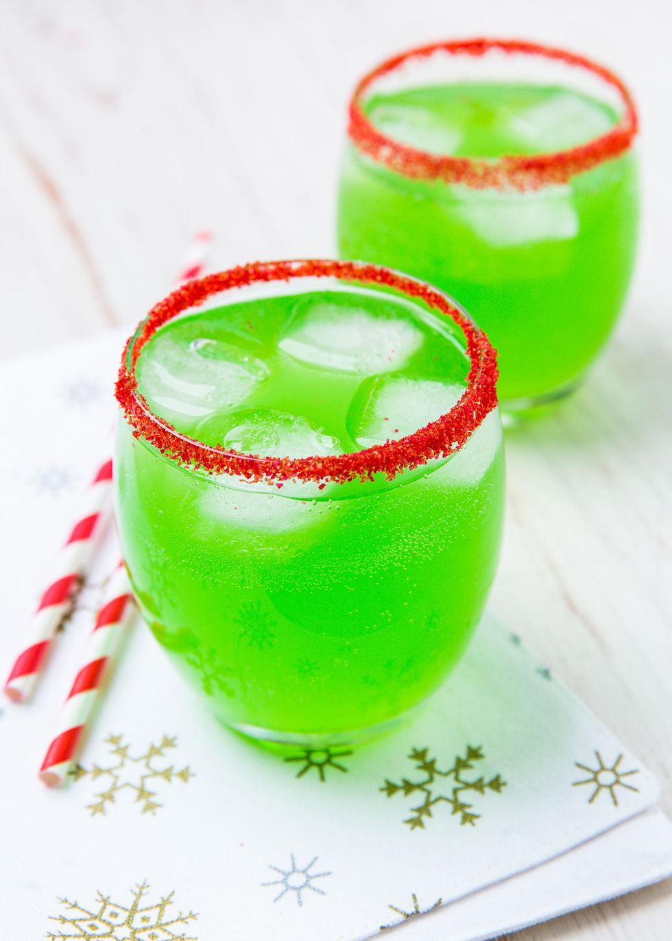 32 Easy Christmas Cocktail Recipes Best Holiday Drinks